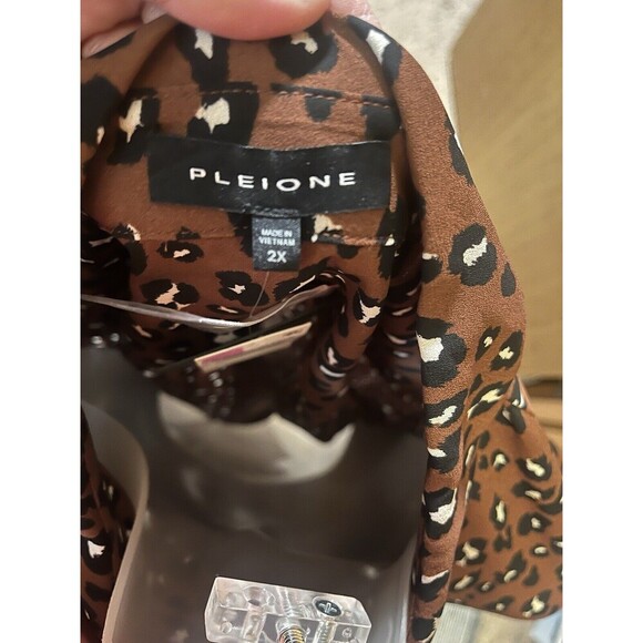 NWT Pleione Plus Size  Satin Button Up Dark Brown Leopard Top Women’s Size 2x - Picture 6 of 12